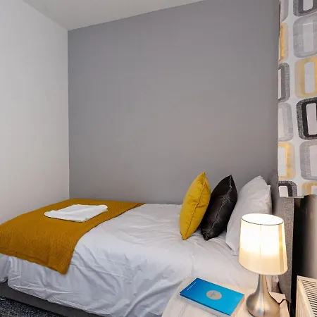 Charming Holiday In Wythenshawe Near Wythenshawe Park Manchester
