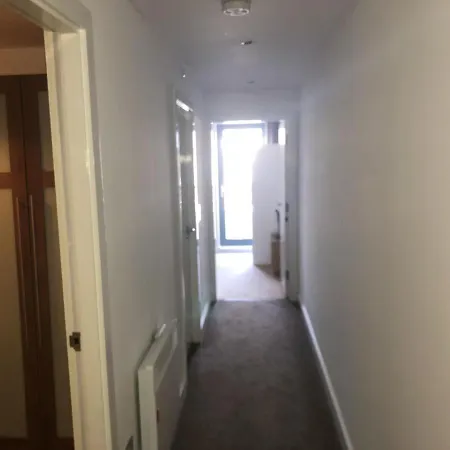 Spacious In Near The Quays, Iwm North Apartment