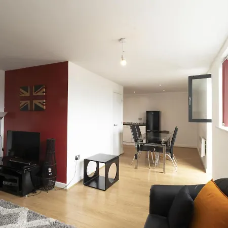 Spacious In Near The Quays, Iwm North Apartment