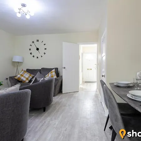 Farnborough - Contractors Families Close To Etihad Northern Quarter Lejlighed