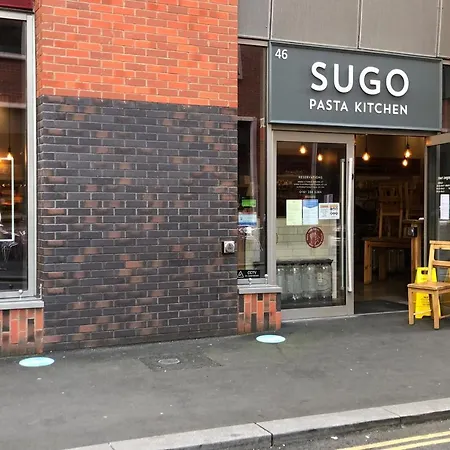 Modern Near New Islington -