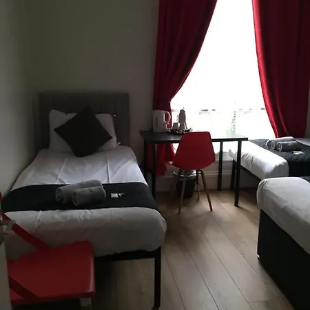 Queens Pensionat 3*