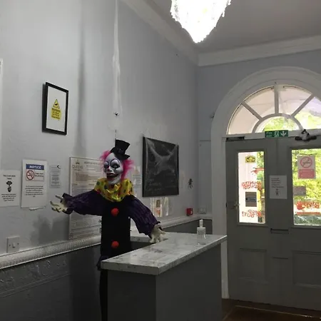 Queens Манчестер