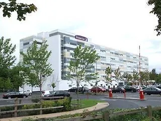 Premier Airport Runger Lane South מלון 3*