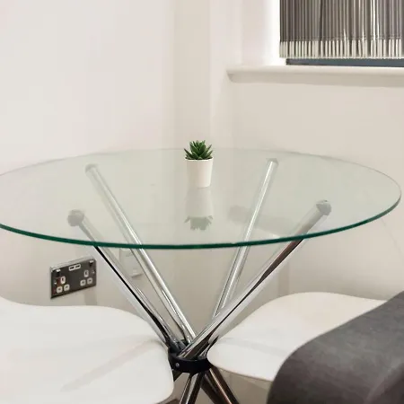 דירה Lavish In Near Oxford Road מנצ'סטר