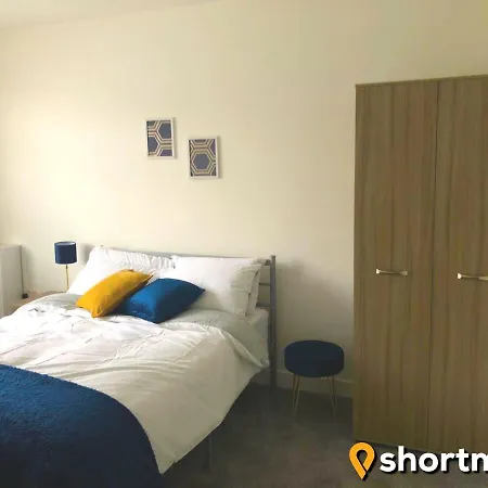 Apartment Shortmove - Parking, Close To Airport, City 10 Min, Kitchen