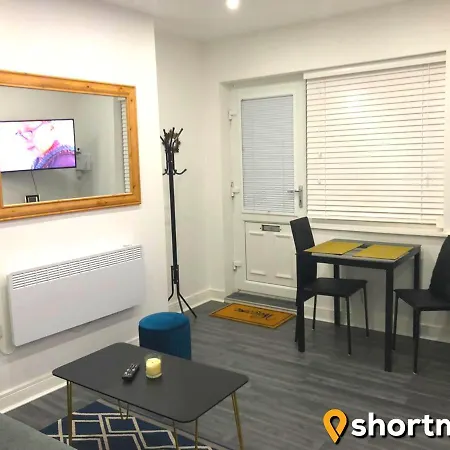 Shortmove - Parking, Close To Airport, City 10 Min, Kitchen Манчестер