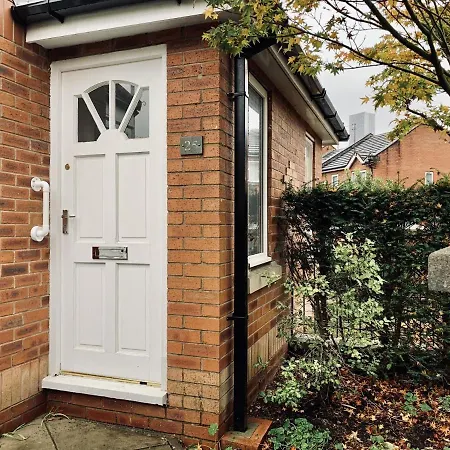 Σπίτι διακοπών Spacious, Welcoming 3 Bed House, Near City Centre With Garden *
