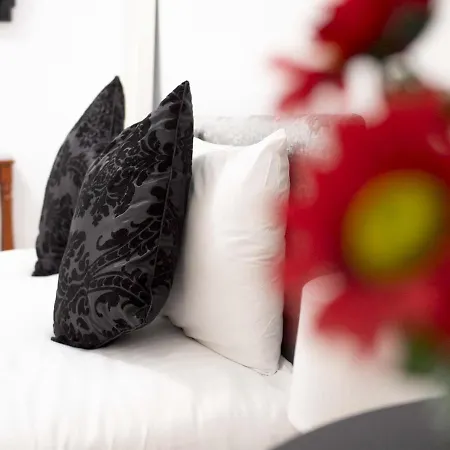 Pass The Keys Ideally Situated Cosy Studio Ii With Parking Манчестер