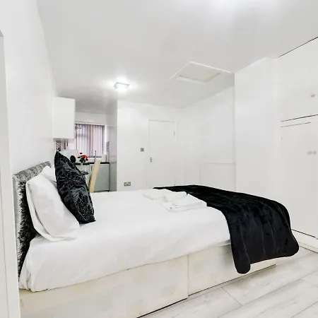 Апартаменты Pass The Keys Ideally Situated Cosy Studio Ii With Parking Манчестер