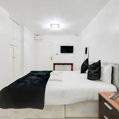 Pass The Keys Ideally Situated Cosy Studio Ii With Parking Апартаменты *