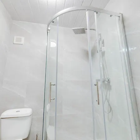Pass The Keys Ideally Situated Cosy Studio Ii With Parking Апартаменты *