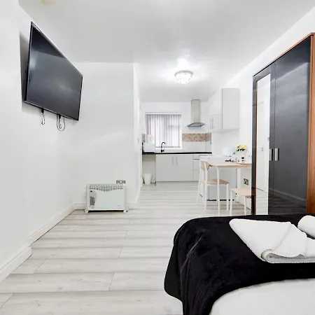 Pass The Keys Cosy Studio With Garden And Parking Lägenhet Manchester