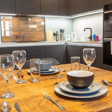 New Luxury 2 Bed - Heart Of The City! *
