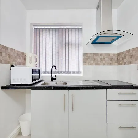 Lägenhet Pass The Keys Cosy Studio With Garden And Parking Manchester
