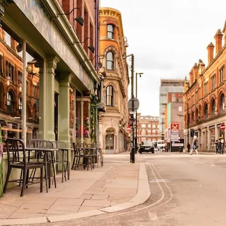New Luxury 2 Bed - Heart Of The City! *