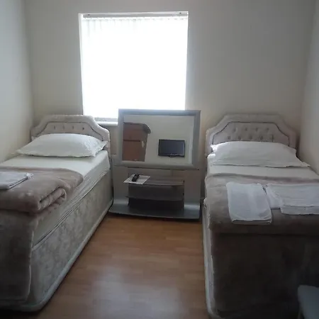 51 Cherry Avenue * Манчестер
