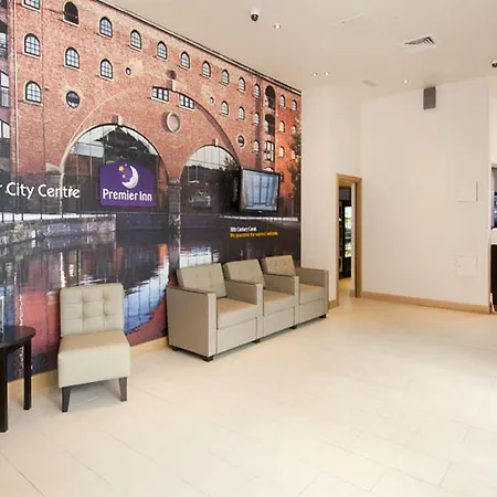 Premier Inn Manchester City 3*
