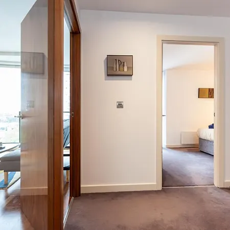 Esquire Media Apartment *