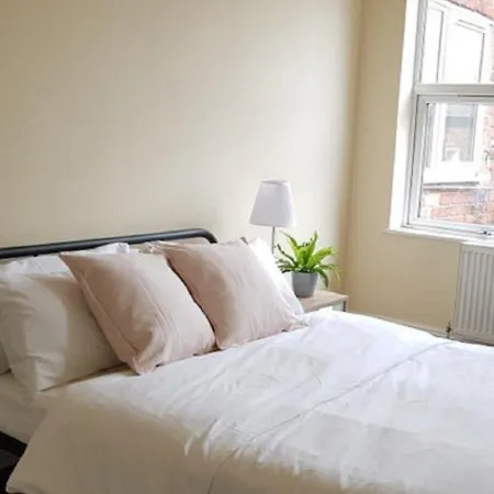 Beautiful 4 Bedroom Victorian Sleeps 7 Stockport Apartament *