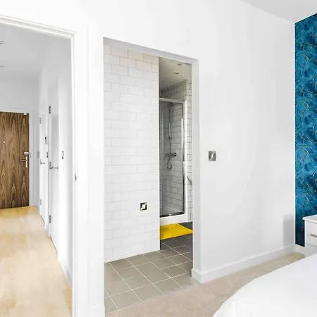 2 Bedroom Hosted By Mcr Dens Апартаменты *