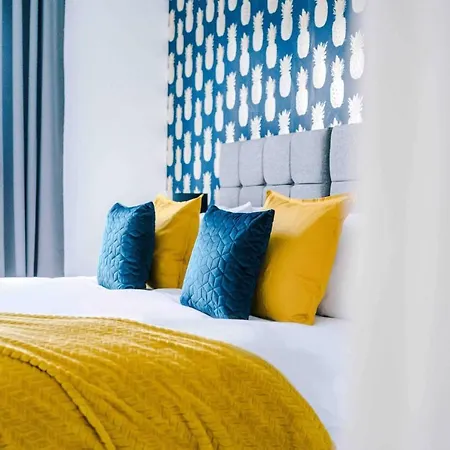 Апартаменты 2 Bedroom Hosted By Mcr Dens *