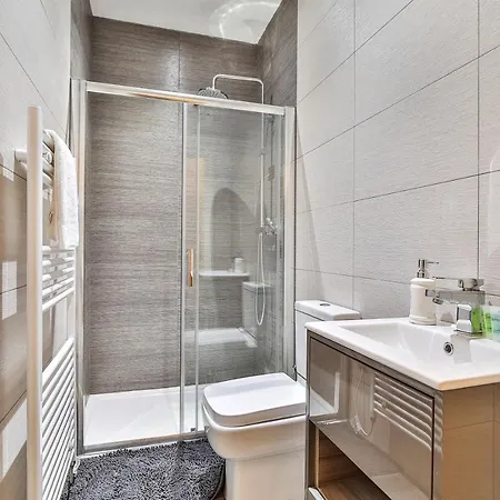 Apartment Dreamz -new Stylish And Modern Flat