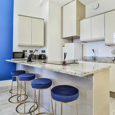 Apartment Dreamz -new Stylish And Modern Flat