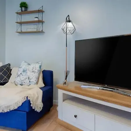 בית נופש 4 Bedroom House Salford Hosted By Mcr Dens מנצ'סטר