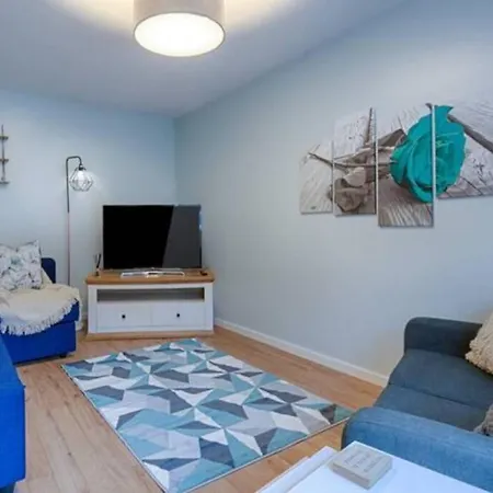 4 Bedroom House Salford Hosted By Mcr Dens *