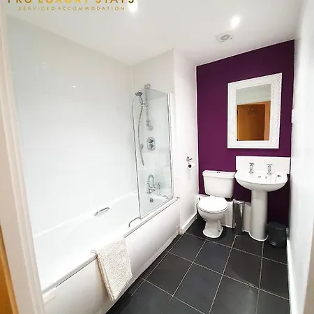 Fru Luxury Stays Serviced -city Star- 2 Bedroom Free Gated Parking & Wifi * מנצ'סטר