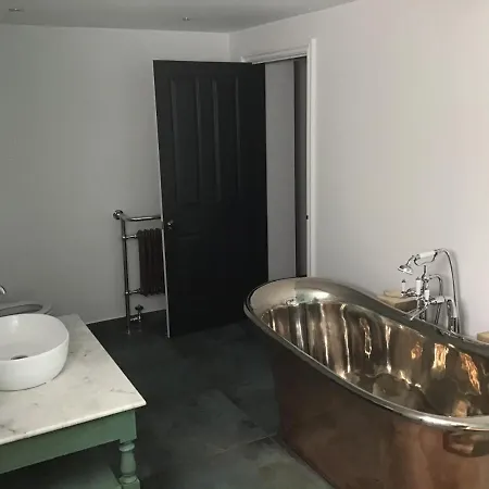 Chorlton Garden Rooms. Relax, Work, And Play. Manchester