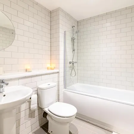 Comfy & Homely 2bed - 5 Star Location * Манчестер