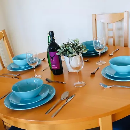 Апартаменты Comfortable Central Mcr Apt - 2 Bedroom - Sleeps 4
