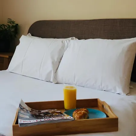 Comfortable Central Mcr Apt - 2 Bedroom - Sleeps 4