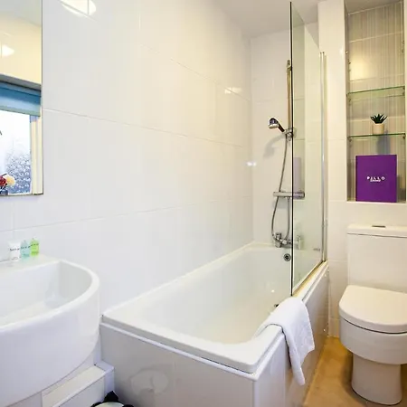Spacious, Welcoming 3 Bed House, Near City Centre With Garden Σπίτι διακοπών