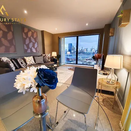 Fru Luxury Stays Serviced *timeless* - 2 Bedroom Apartment, Sleeps 4. Gated Allocated Parking Lägenhet Manchester