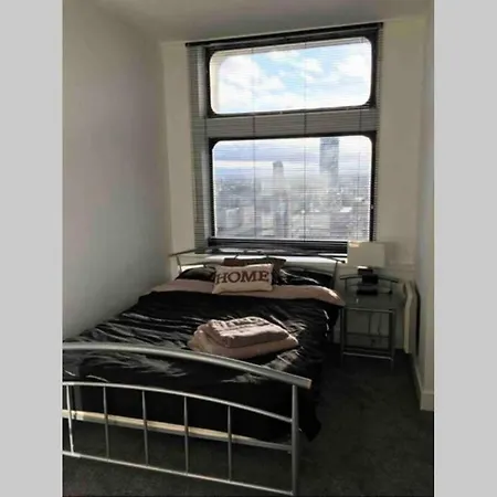 City Centre 2 Bed Amazing Views *