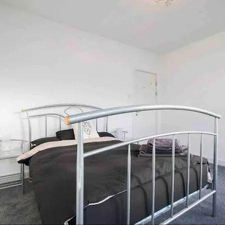 City Centre 2 Bed Amazing Views *