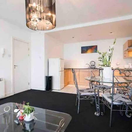 City Centre 2 Bed Amazing Views Апартаменты