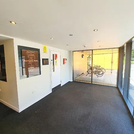 Lägenhet Fru Luxury Stays Serviced *timeless* - 2 Bedroom Apartment, Sleeps 4. Gated Allocated Parking *