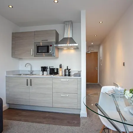 Central In Heart Of City Centre Apartmán *
