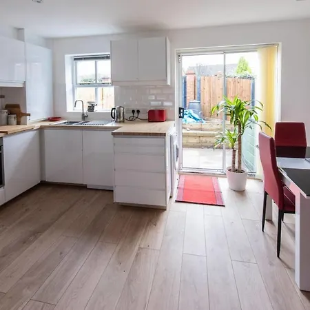 Daire Sleek And Stylish 2bd W Officestudio Manchester