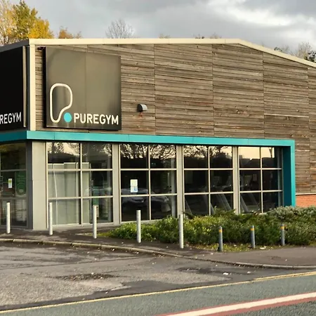 Guestready - Family In Salford *