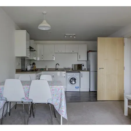 アパート Large, Spacious And Modern Apt For 4 In