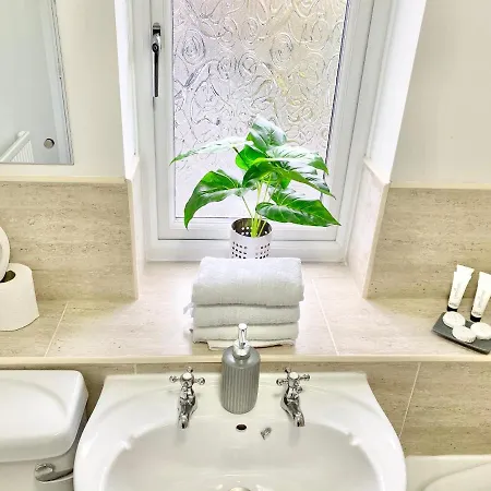 公寓 Convenient Centre 3bd With Free Parking