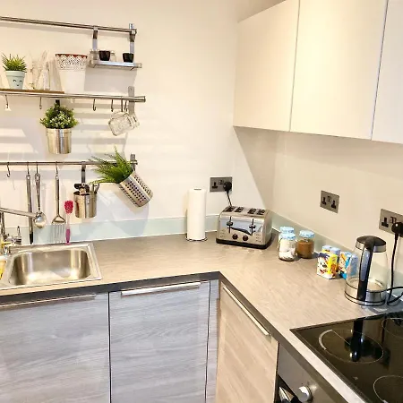 Modern Centre 2-bedroom Apartment
