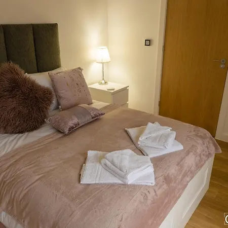 Perfect Apartment Near Manchester City Centre & Manchester Piccadilly Train Station Διαμέρισμα *