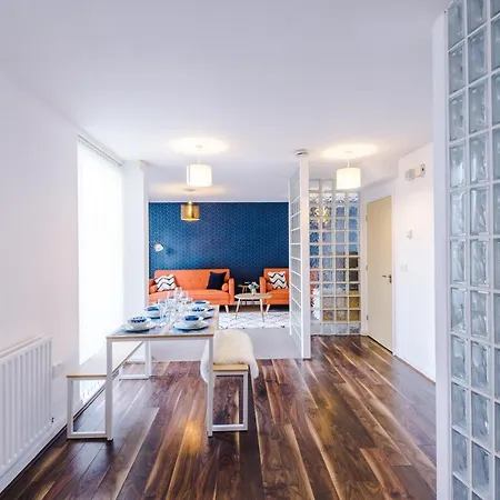Holiday home 3 Bedroom House Hosted By Mcr Dens Manchester