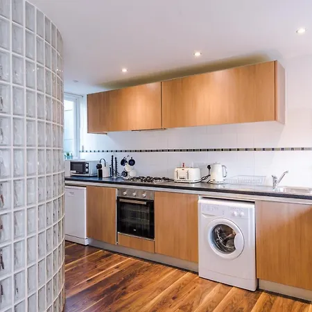Holiday home 3 Bedroom House Hosted By Mcr Dens Manchester